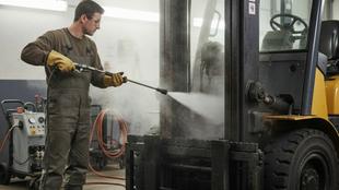 Why Regular Forklift Cleaning is a Good Idea