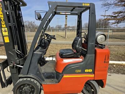 2012 NISSAN MCUG1F2F30LV:IC Forklift - Cushion Tire